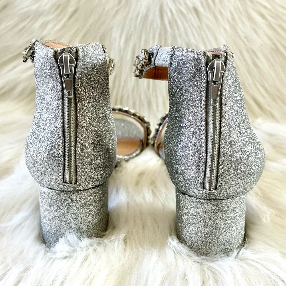 NWOT DREAM PAIRS Women's Low Chunk Heel Silver Sparkling Prom Sandals Size 8.5